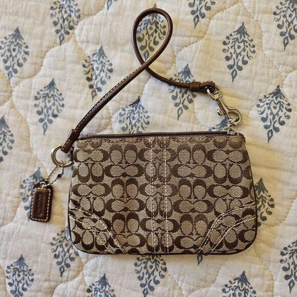 Wristlet - Picture 8 of 12